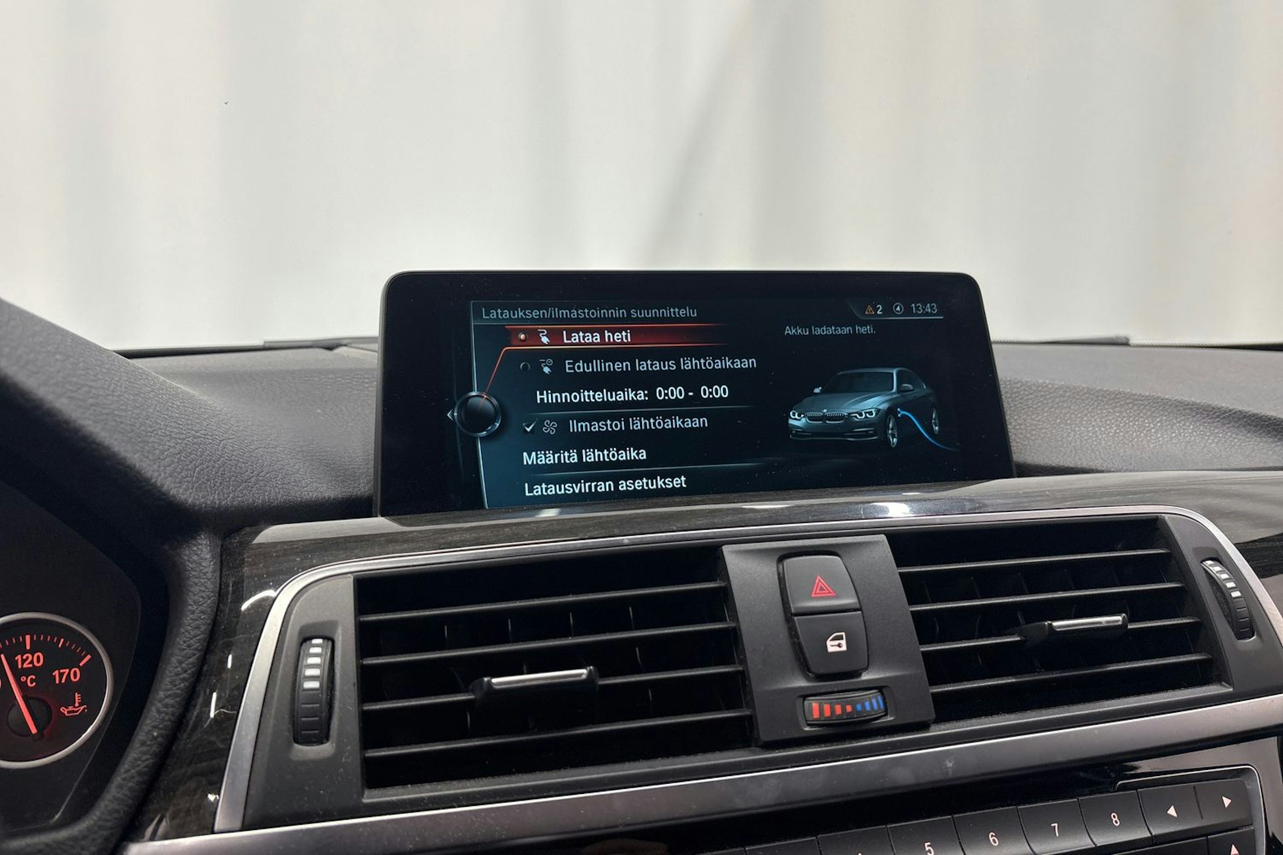 hopea BMW 330 2017 kuva 24.