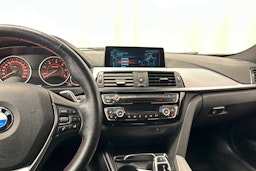 musta BMW 330 2017 kuva 20.