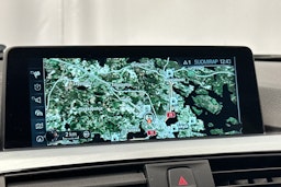 musta BMW 330 2017 kuva 24.