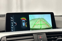 musta BMW 330 2017 kuva 25.