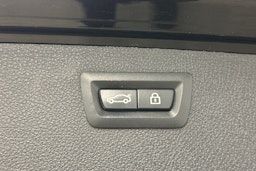musta BMW 330 2017 kuva 33.