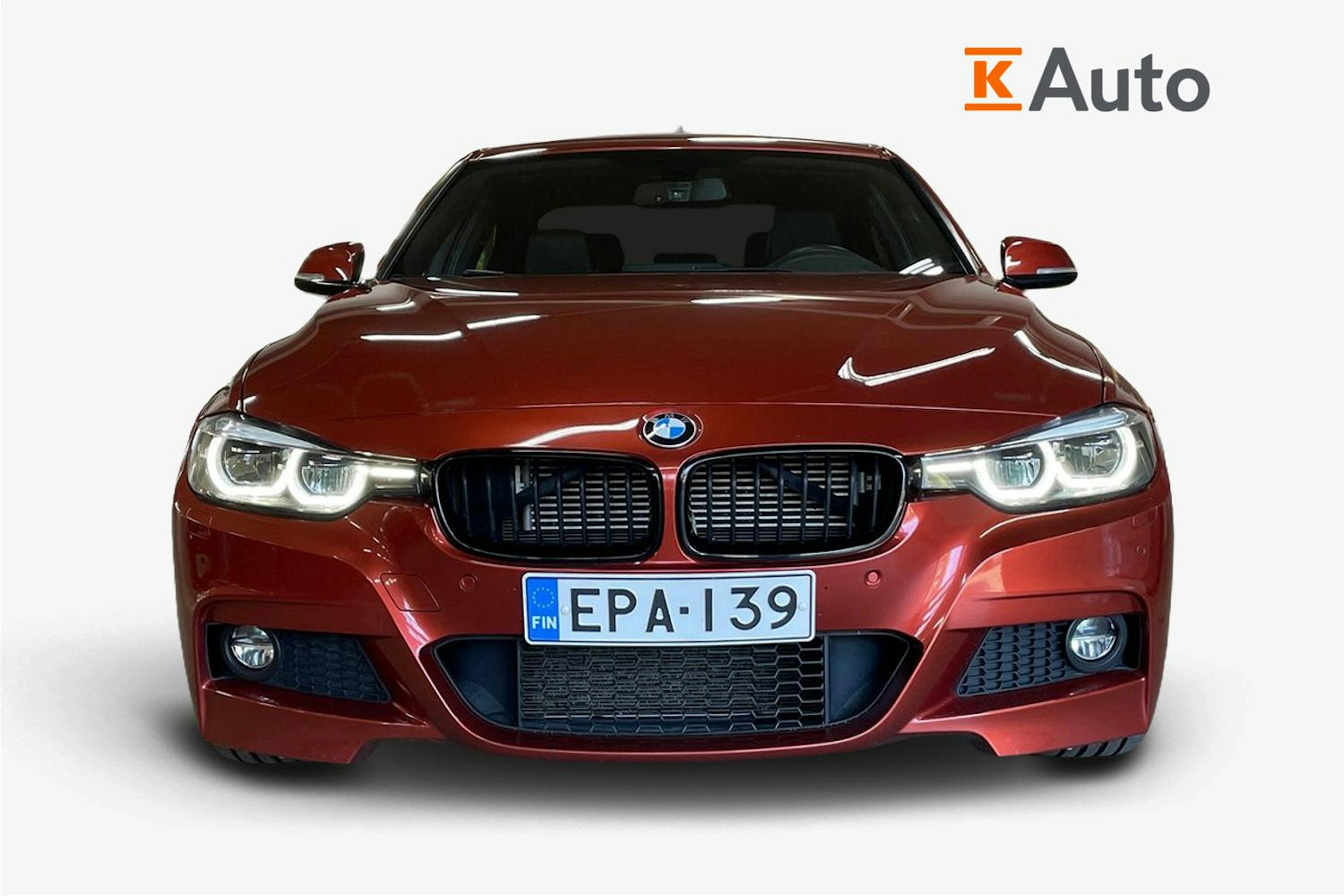 Oranssi BMW 330 2018 kuva 5.