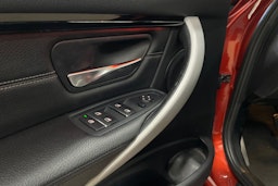 Oranssi BMW 330 2018 kuva 15.