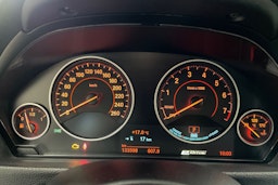 Oranssi BMW 330 2018 kuva 16.