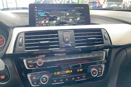 Oranssi BMW 330 2018 kuva 19.