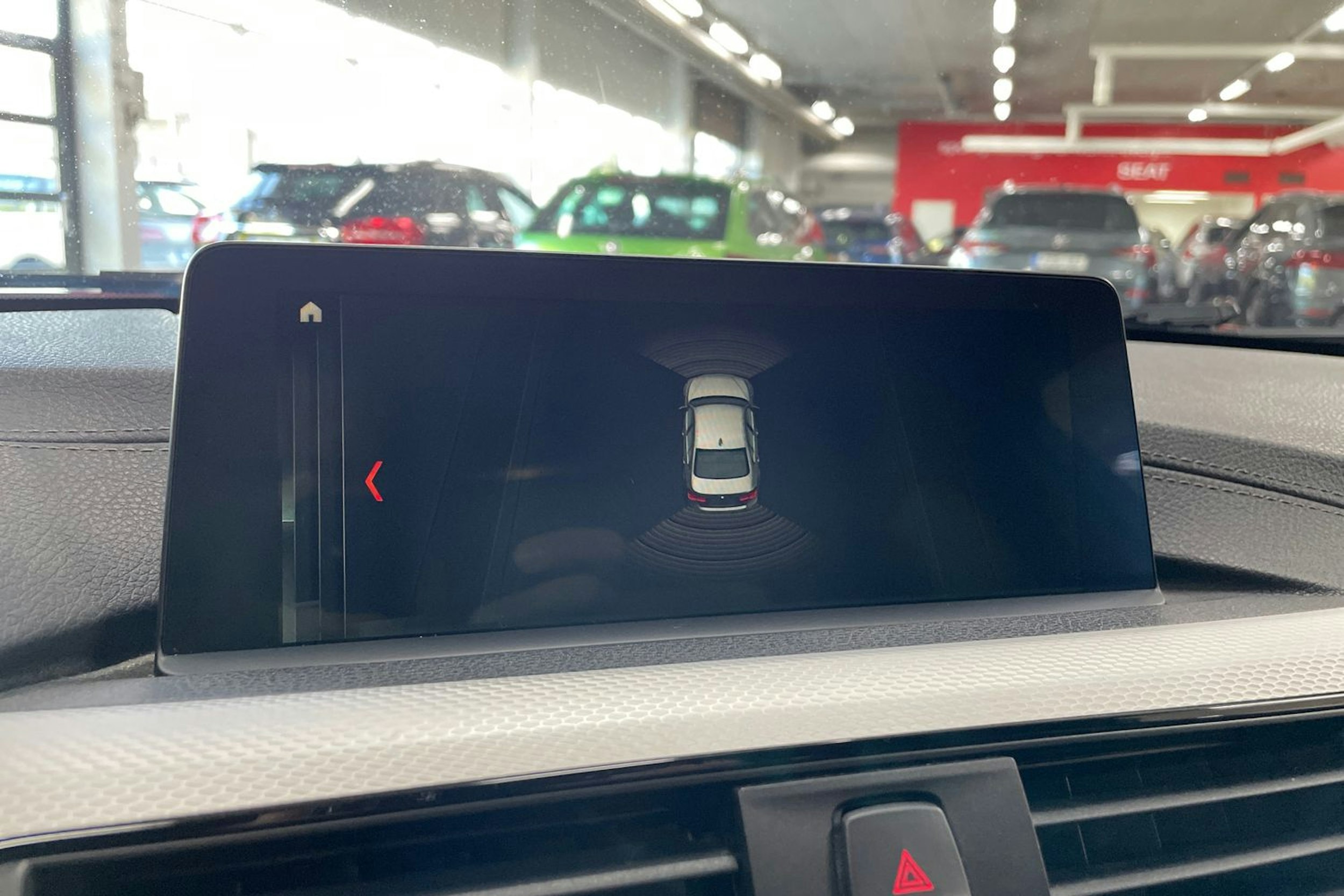 Oranssi BMW 330 2018 kuva 24.