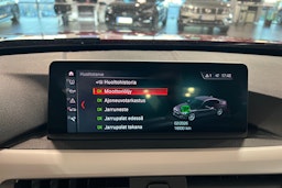 punainen BMW 330 2018 kuva 25.