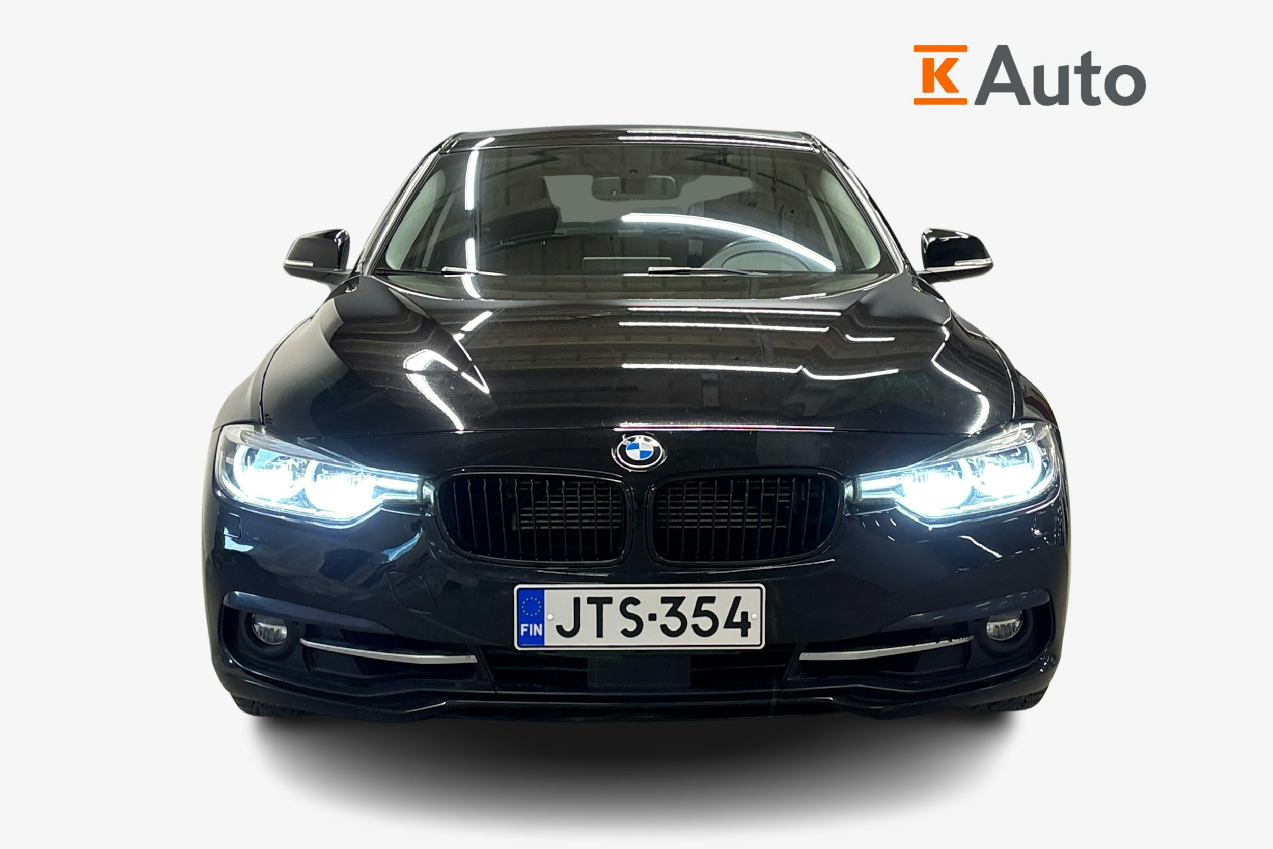ruskea (beige) BMW 330 2018 kuva 4.
