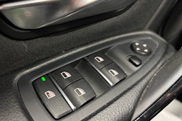 ruskea (beige) BMW 330 2018 kuva 19.