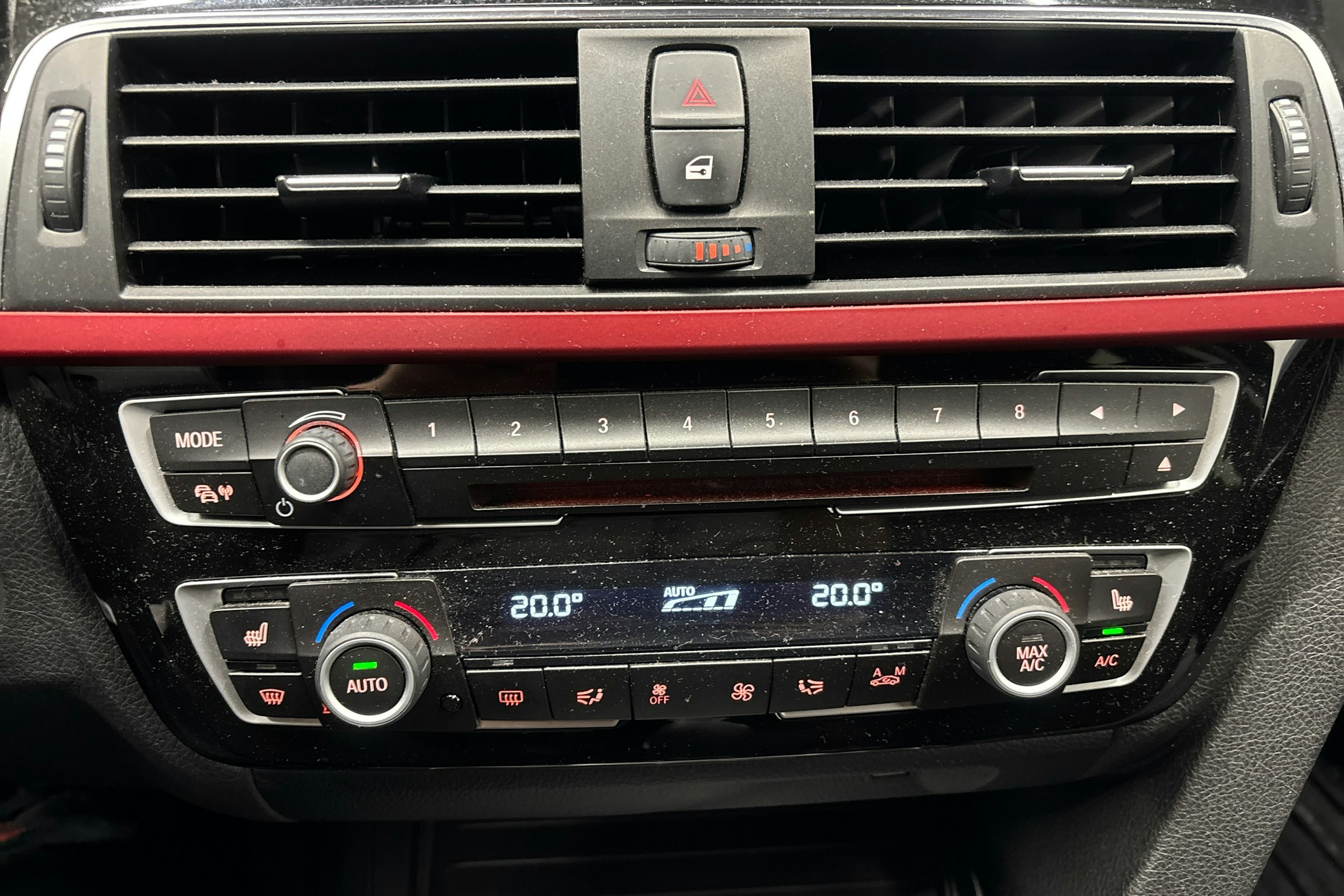 ruskea (beige) BMW 330 2018 kuva 21.