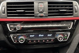ruskea (beige) BMW 330 2018 kuva 21.