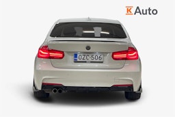 valkoinen BMW 330 2018 kuva 3.