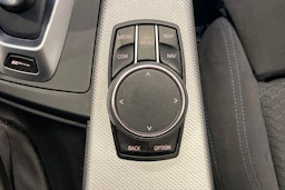 valkoinen BMW 330 2018 kuva 25.