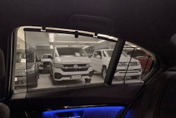 valkoinen BMW 330 2018 kuva 27.