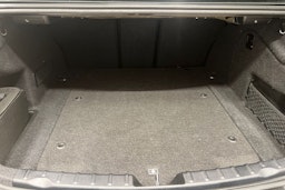 musta BMW 330 2018 kuva 19.