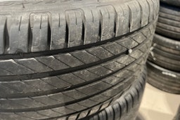 musta BMW 330 2018 kuva 24.