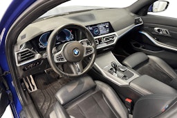 met. sininen BMW 330 2019 kuva 6.