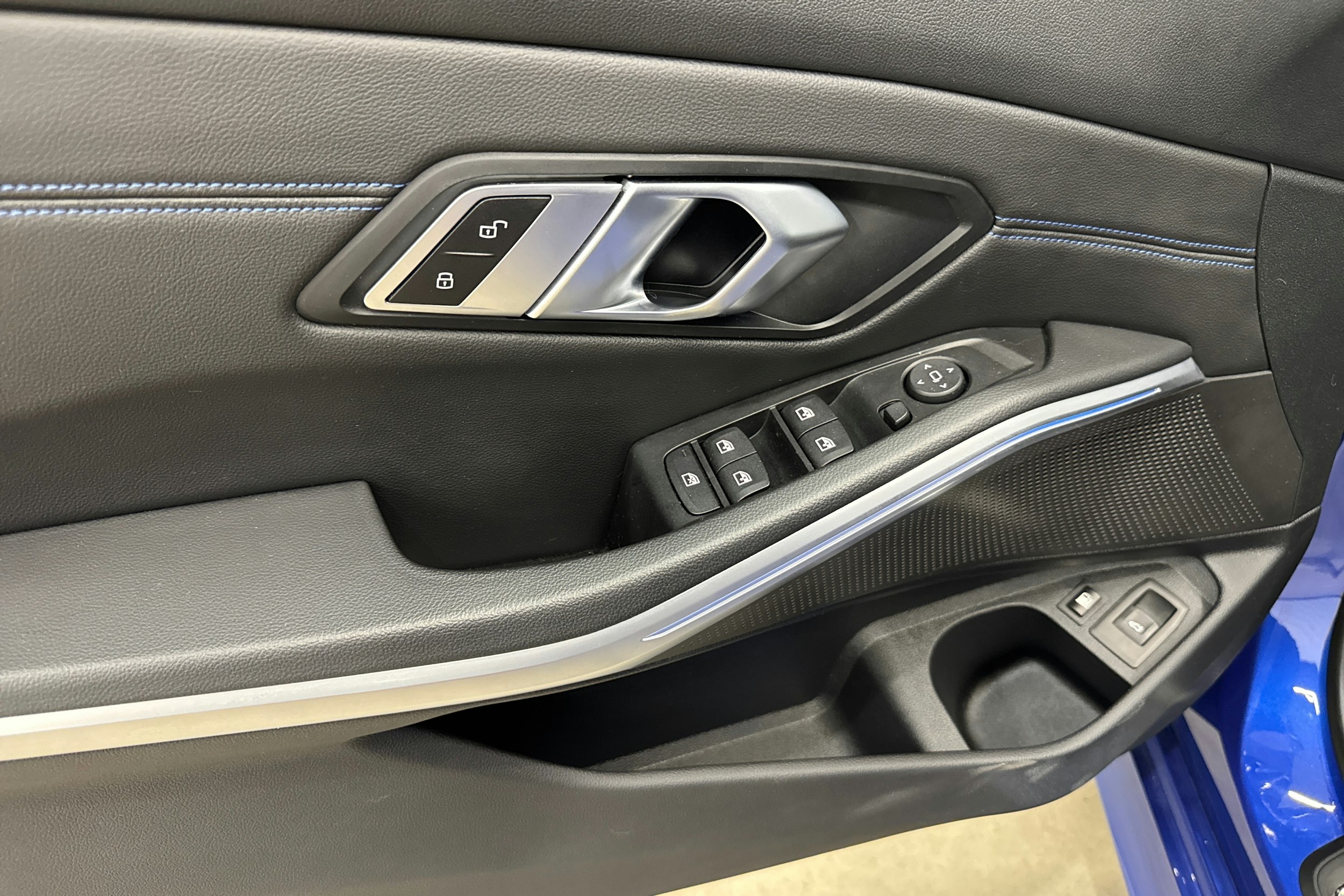 met. sininen BMW 330 2019 kuva 14.