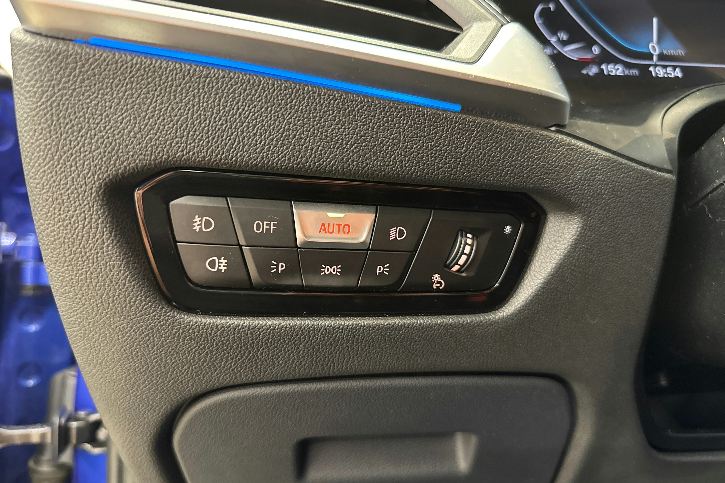 met. sininen BMW 330 2019 kuva 15.