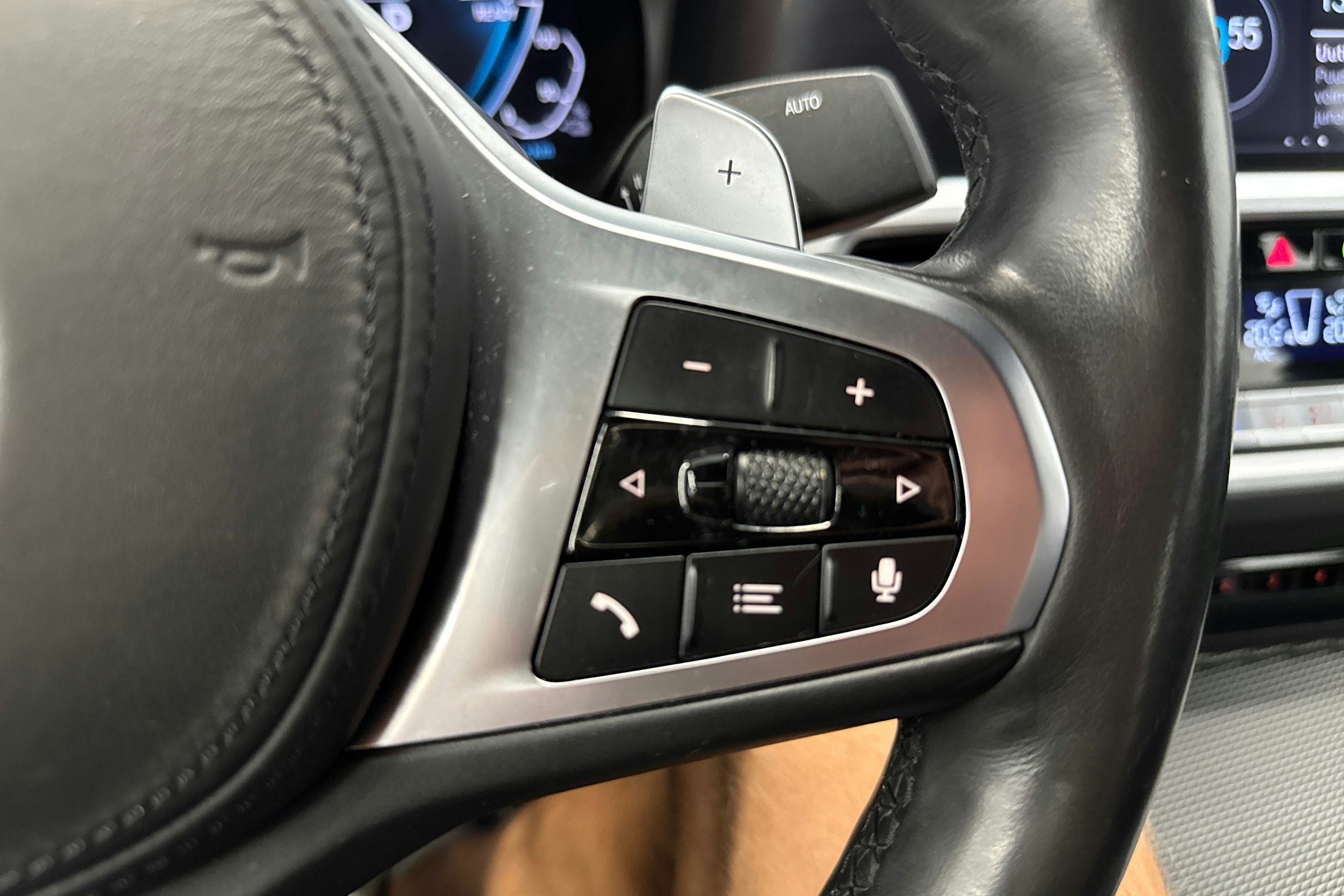 met. sininen BMW 330 2019 kuva 18.