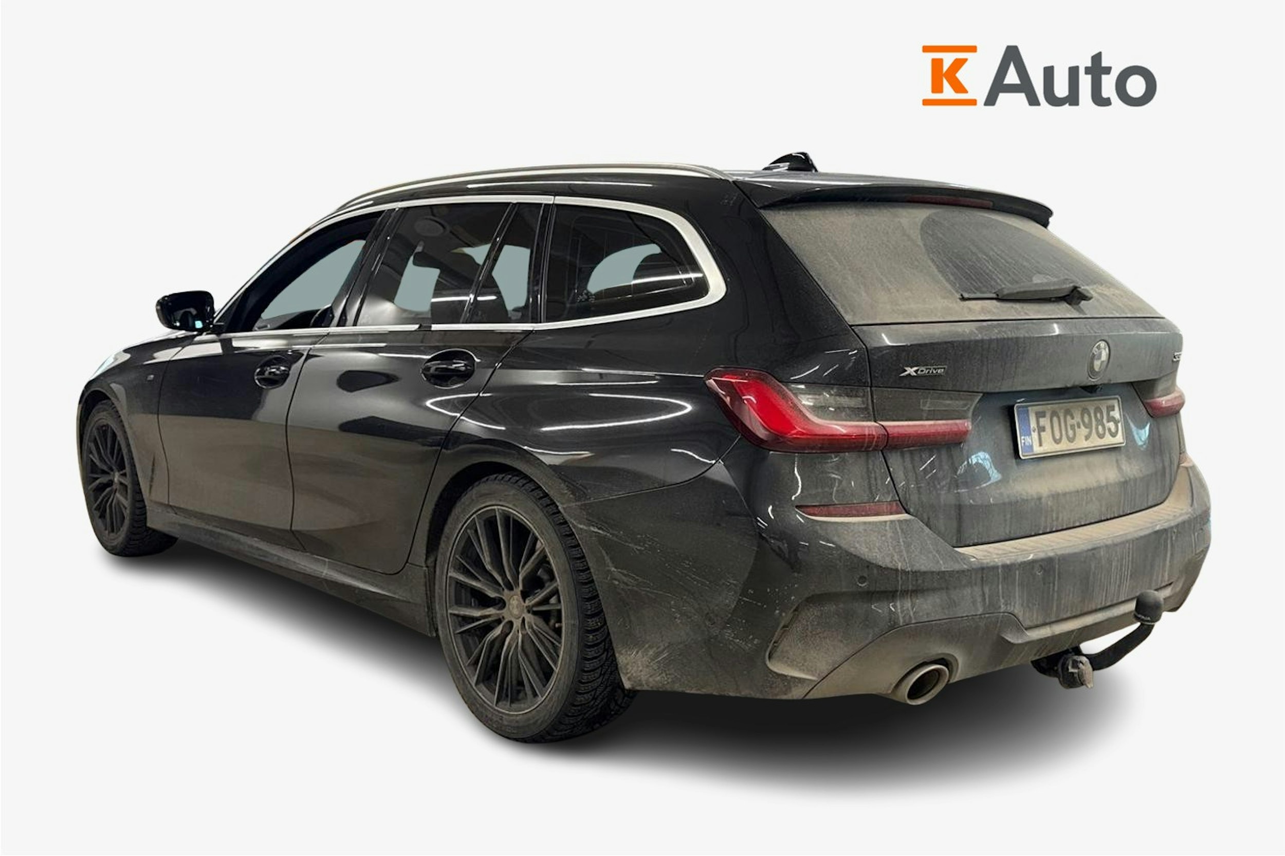 musta BMW 330 2019 kuva 2.