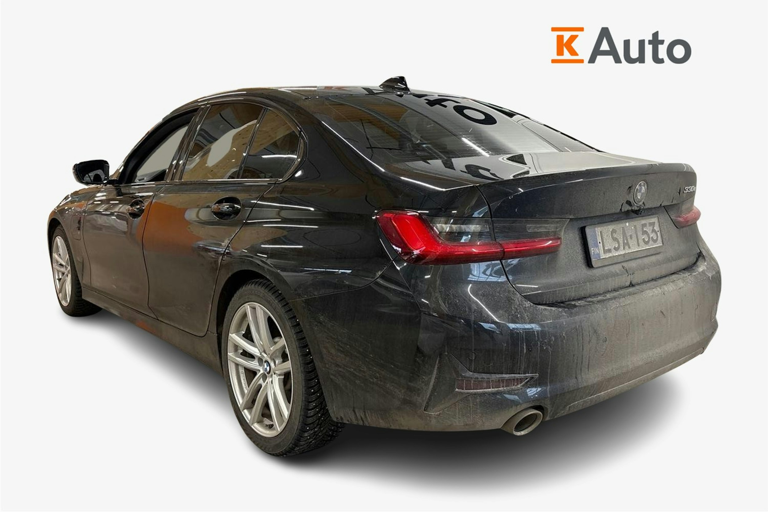 musta BMW 330 2019 kuva 2.