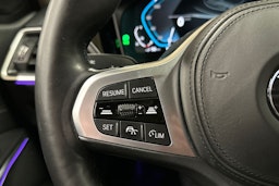 musta BMW 330 2020 kuva 19.