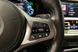 musta BMW 330 2020 kuva 20.