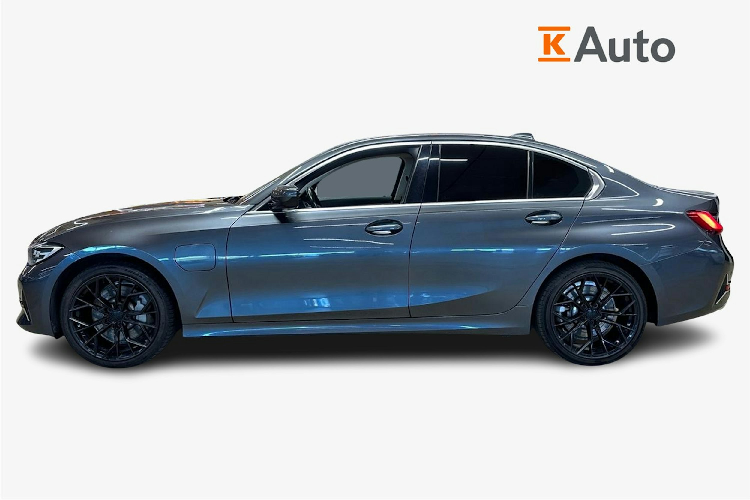 harmaa BMW 330 2020 kuva 6.