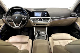 harmaa BMW 330 2020 kuva 9.