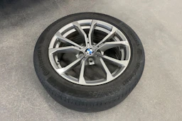 musta BMW 330 2020 kuva 10.