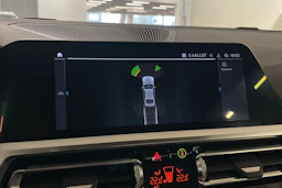 musta BMW 330 2020 kuva 11.