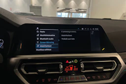 musta BMW 330 2020 kuva 14.