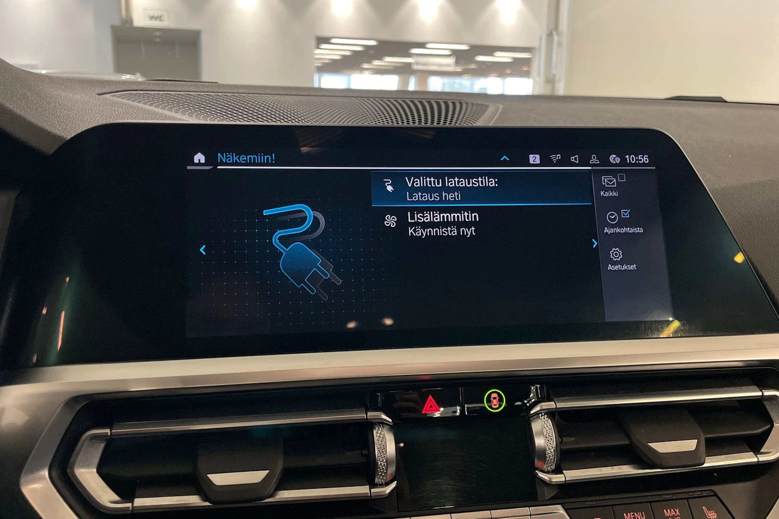 musta BMW 330 2020 kuva 15.