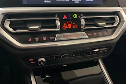 musta BMW 330 2020 kuva 18.