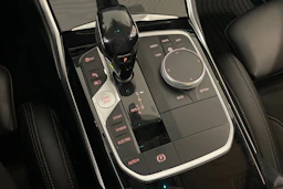 musta BMW 330 2020 kuva 19.