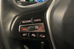 musta BMW 330 2020 kuva 20.