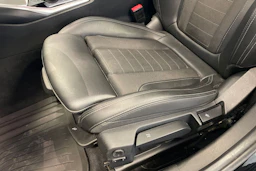 musta BMW 330 2020 kuva 24.