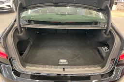 musta BMW 330 2020 kuva 27.