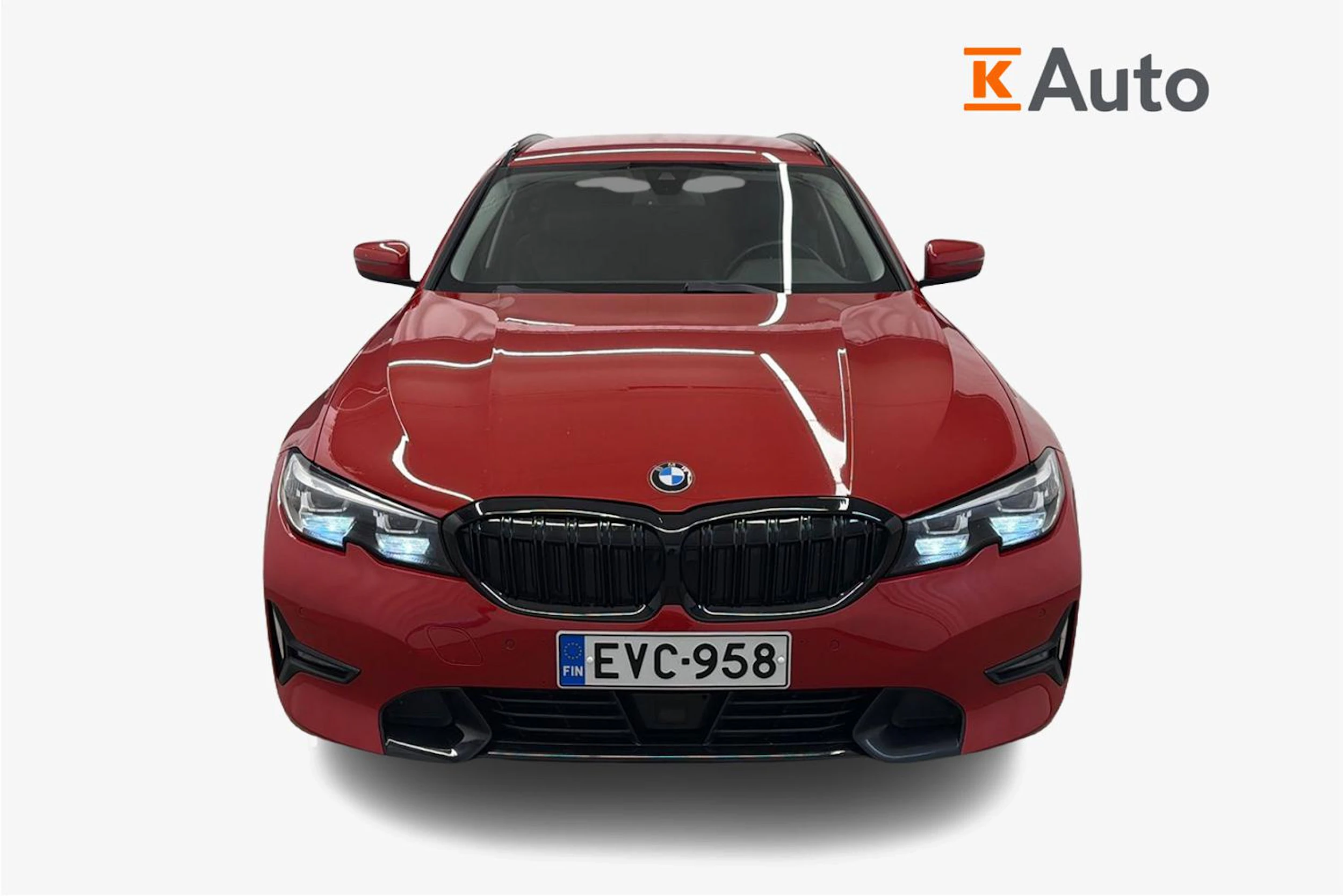 punainen BMW 330 2020 kuva 4.