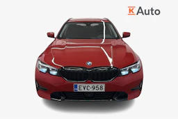 punainen BMW 330 2020 kuva 4.