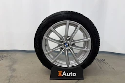 punainen BMW 330 2020 kuva 11.