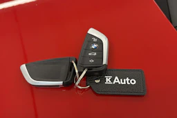 punainen BMW 330 2020 kuva 31.