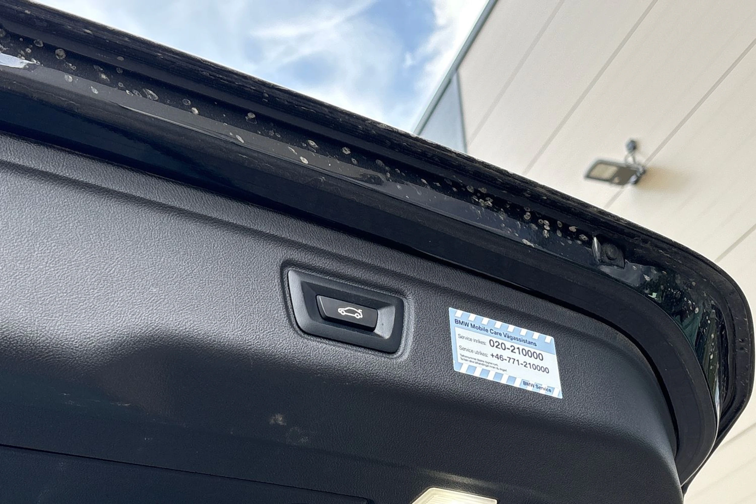 musta BMW 330 2020 kuva 5.
