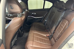 valkoinen BMW 330 2020 kuva 15.
