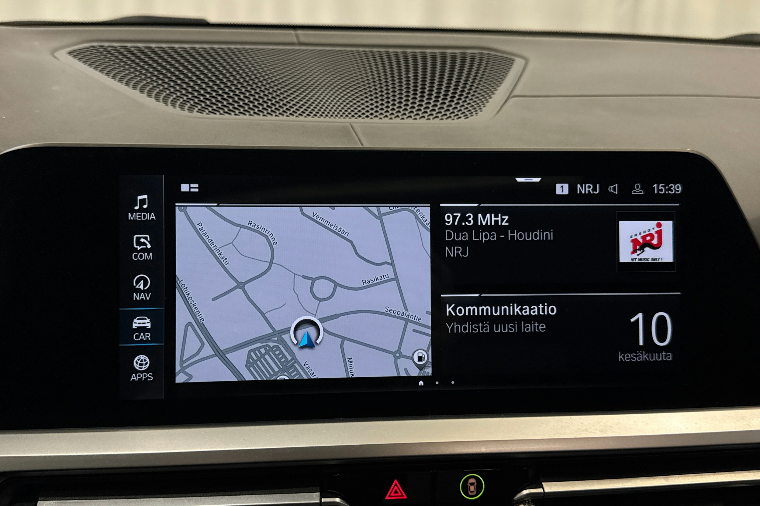 valkoinen BMW 330 2020 kuva 20.