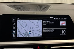 valkoinen BMW 330 2020 kuva 20.