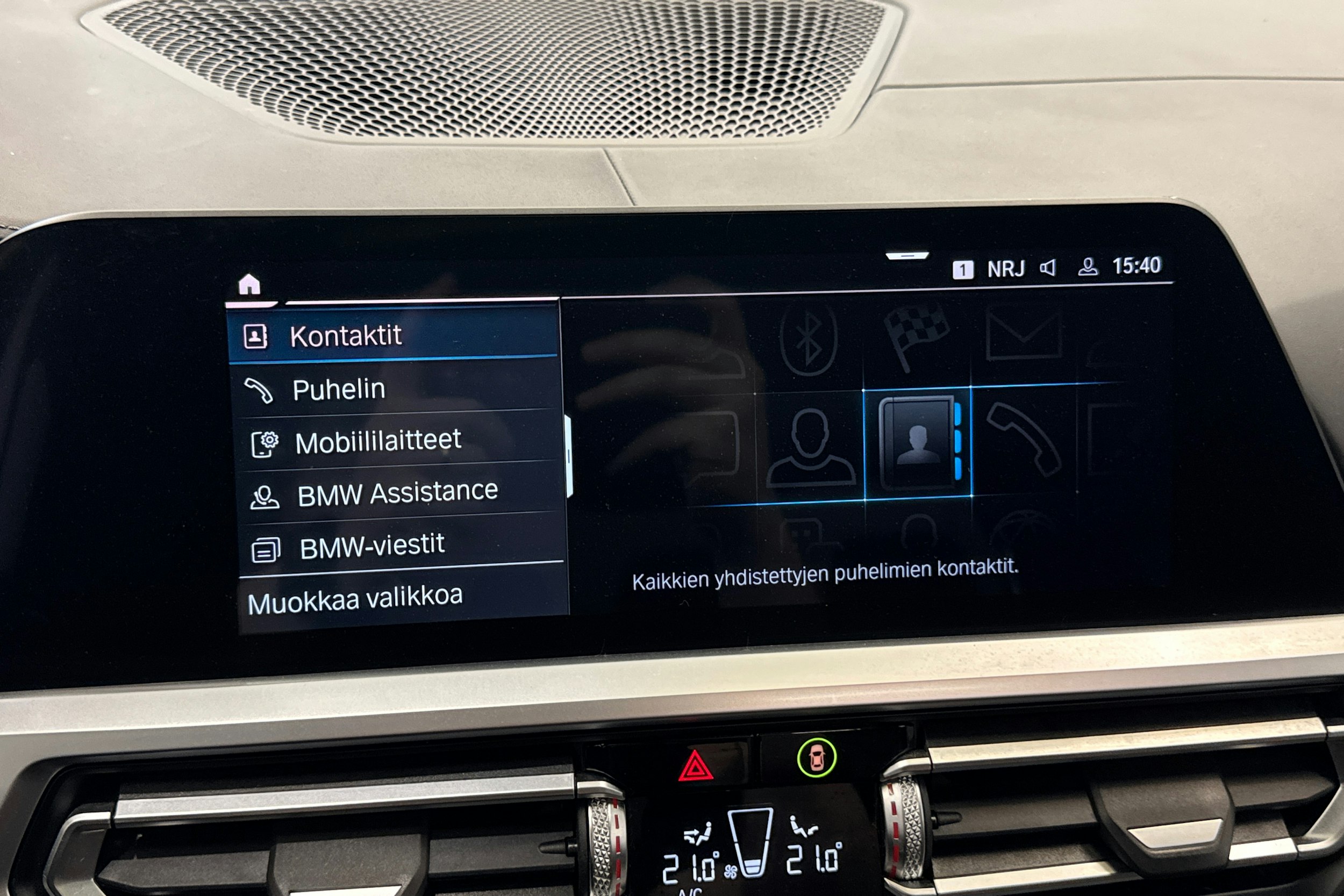 valkoinen BMW 330 2020 kuva 22.