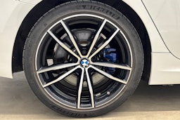 valkoinen BMW 330 2020 kuva 37.