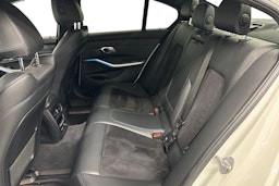 valkoinen BMW 330 2020 kuva 10.